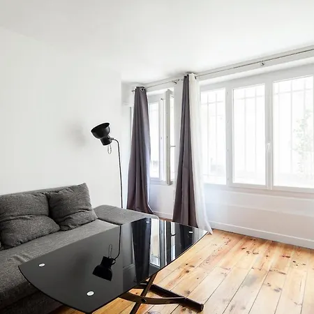 Appartement Deux Pièces En Plein Cœur De Paris