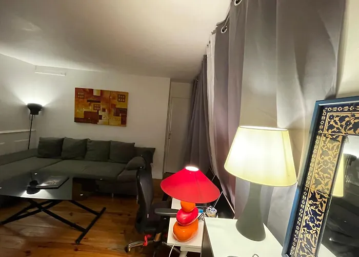 Appartement Deux Pièces En Plein Cœur De Paris
