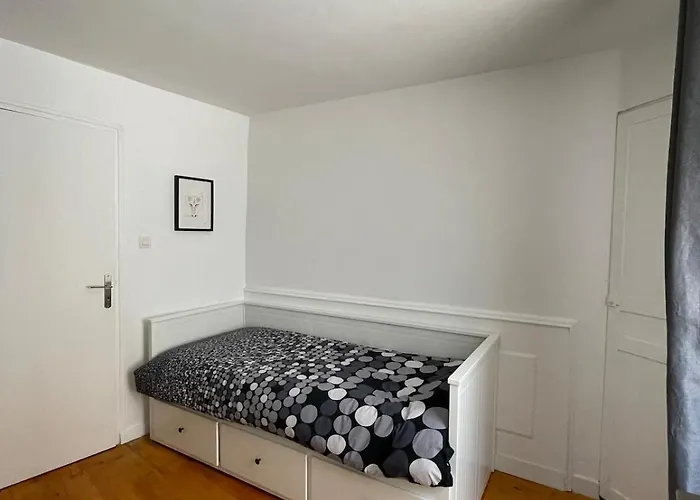 Appartement Deux Pièces En Plein Cœur De *