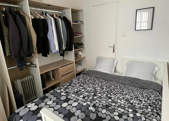 Deux Pièces En Plein Cœur De * Paris